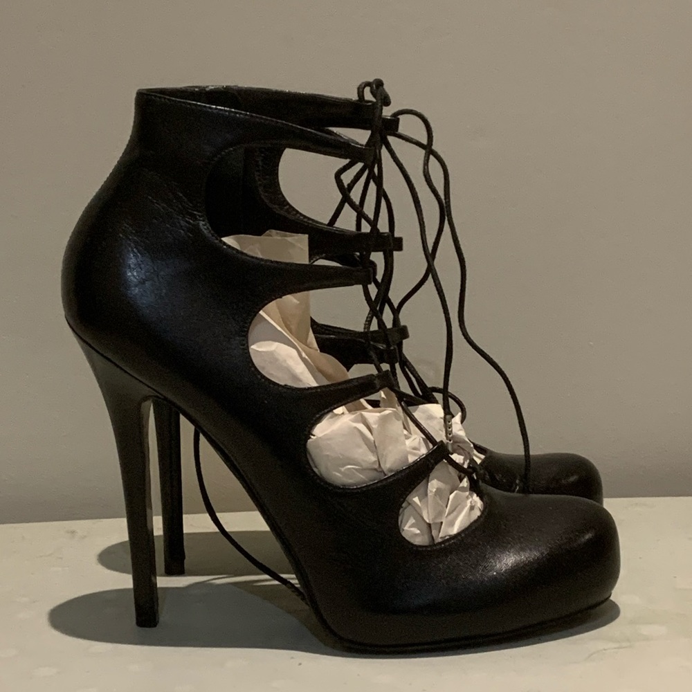 Alexander McQueen era✨NEW! on the RUNWAY • orig. $1275. - Picture 2 of 6